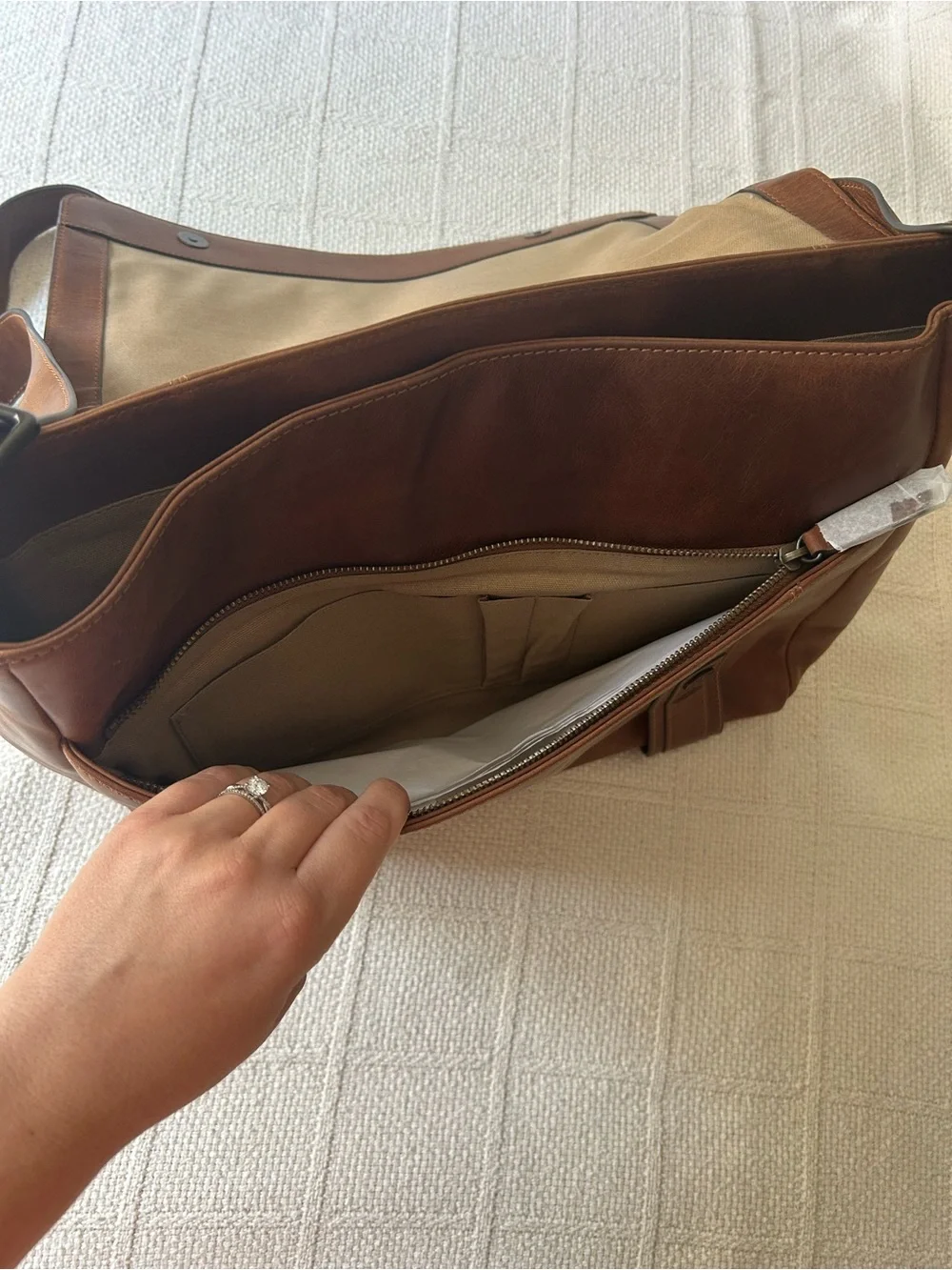 NWT Frye Logan Messenger Bag